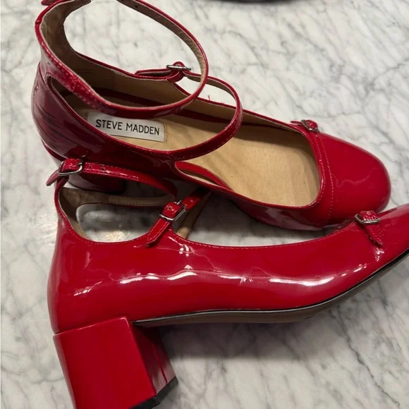 Steve Madden Like New Red Patent Leather Mary Jane Block Heels - Picture 4 of 5